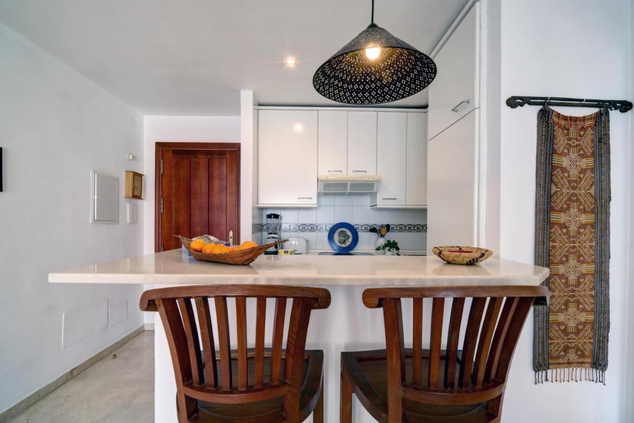 Exceptional Beachfront Complex With Pool In Costalita, Estepona Buitenkant foto